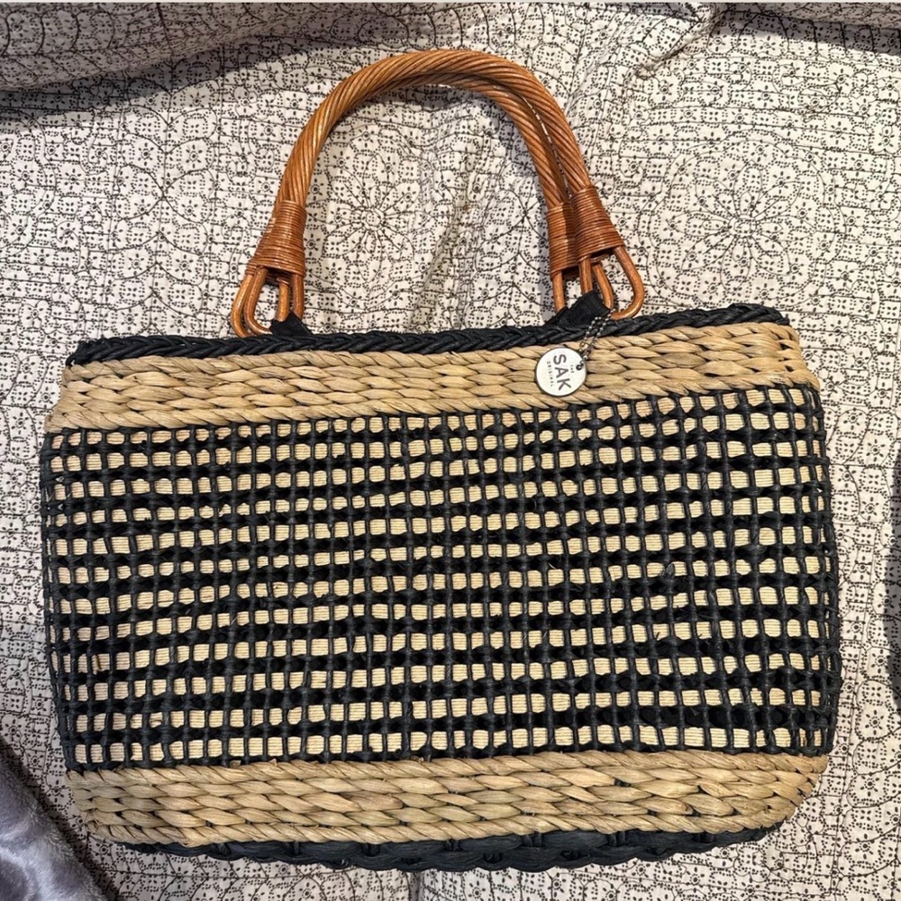 The Sak Navy and Tan Woven Straw Tote Bag